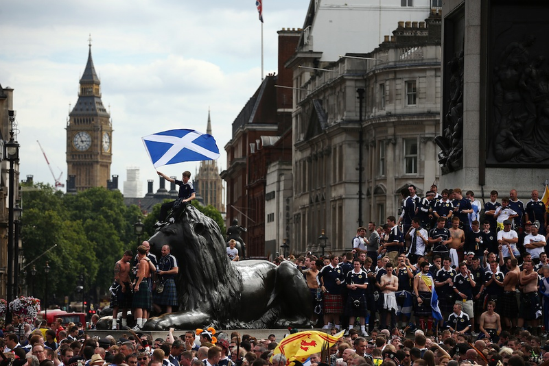 Illustration for article titled A Photo Tribute To Drunk Scottish Fans